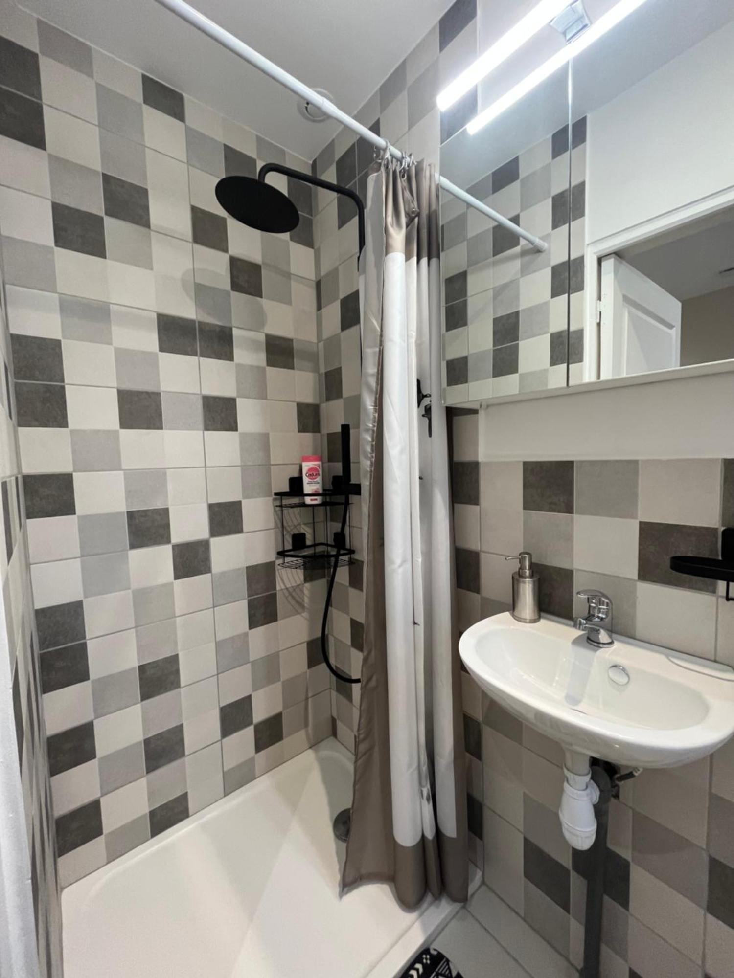 Apartamento Alta Bourg-lès-Valence Exterior foto